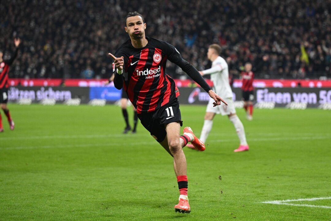 Eintracht feiert 3:1-Erfolg gegen den FC Augsburg - Hugo Ekitiké und die Eintracht holten im Kampf um den sechsten Platz einen wichtigen Sieg.
