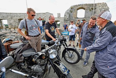 Elsterberg wird zum Mekka für Motorrad-Fans - Parallel zum Goldwing-Treffen laden die Oldtimerfreunde Elsterberg diesen Samstag zum Ruinenhupen auf die Burgruine ein. Foto: Thomas Voigt
