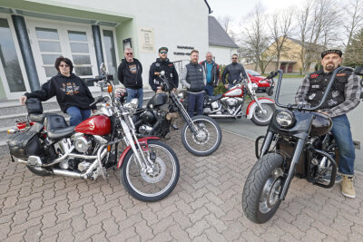 Elsterberg wird zum Mekka für Motorrad-Fans - Die  Harley & Custom Bikecrew Coschütz freut sich auf das Harley-Treffen nächstes Wochenende auf der Burgruine Elsterberg. Foto: Thomas Voigt 