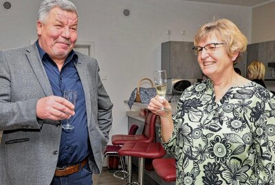 Emotionaler Abschied für Stationschefin - Angela Schubert feiert Abschied, links Frank Ludwig. Foto: Andrea Funke