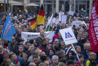 Energiekrise: Großer Handwerkerprotest in Dresden - Große Versammlung in Dresden. Foto: B&S