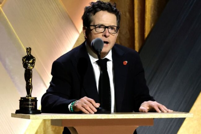 Engagement gegen Parkinson: Schauspieler Michael J. Fox erhält Ehren-Oscar - Schauspieler Michael J. Fox erhielt für sein Engagement in der Parkinson-Forschung einen Ehrenoscar.