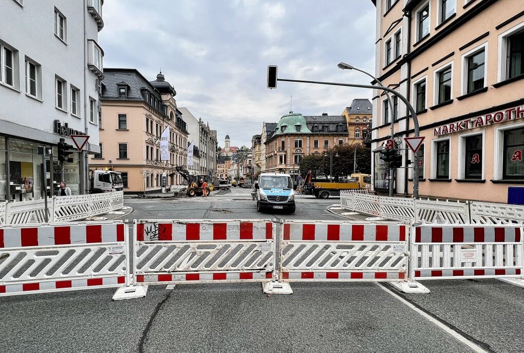 Engelkreuzung in Aue ist gesperrt - In der Innenstadt von Aue ist die Engelkreuzung komplett gesperrt. Foto: Ralf Wendland
