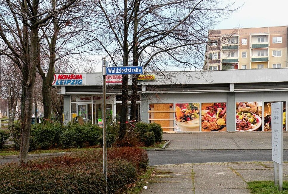 Erneut falsche Polizeibeamte in Leipzig - In diesem Geschäft war die später geschädigte Seniorin einkaufen. Foto: Archivbild