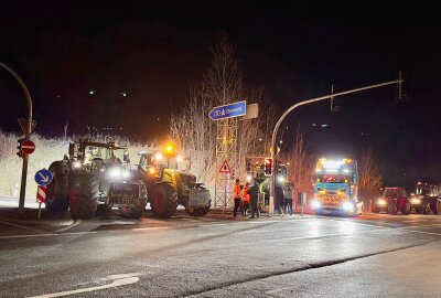 Erneute Bauernproteste: Autobahnauffahrten werden bundesweit blockiert - Blockade an der A72 bei Hartenstein, Westsachsen. Foto: Daniel Unger