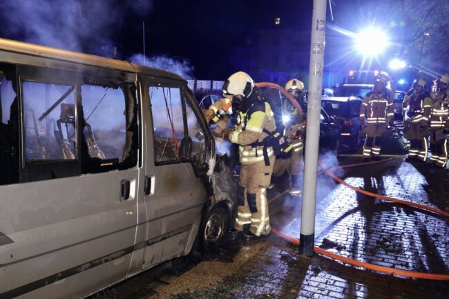 Erneute Brandserie beschäftigt Feuerwehr und Polizei in Dresden - 