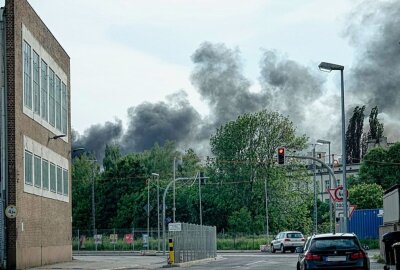 Erneuter Brand in Chemnitzer Industriebrache - Erneuter Brand in Chemnitzer Industriebrache. Foto: Harry Härtel