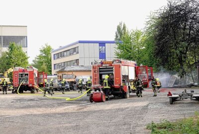 Erneuter Brand in Chemnitzer Industriebrache - Erneuter Brand in Chemnitzer Industriebrache. Foto: Harry Härtel