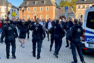 Die Polizei war mit einem größeren Aufgebot in Zwönitz vor Ort.