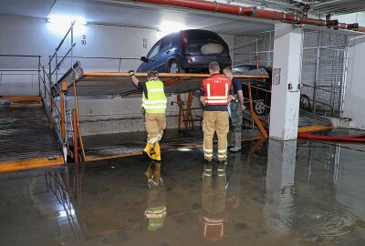 Erneuter Wasserrohrbruch in Dresden: Dr.-Friedrich-Wolf-Straße betroffen - Erneute Überschwemmungen in der Tiefgarage. Foto: Roland Halkasch