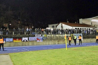 Erste CFC-Pleite nach zwölf Spielen! - Aus Chemnitz waren 100 Fans im altehrwürdigen "Stadion Lichterfelde" zugegen. Foto: Marcus Hengst