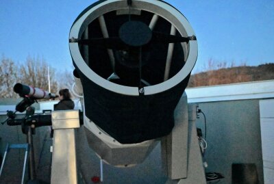 Erste Frühlingssternbilder sind zu sehen - Durch die Fernrohrtechnik der Sternwarte lassen sich die Himmelsobjekte sehr gut beobachten. Foto: Ralf Wendland