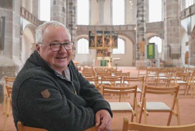 Pfarrer Frank Meinel freut sich, dass eine Spendensumme von über 30.000 Euro für die Flutopfer zusammengekommen ist. Foto: Ralf. Wendland
