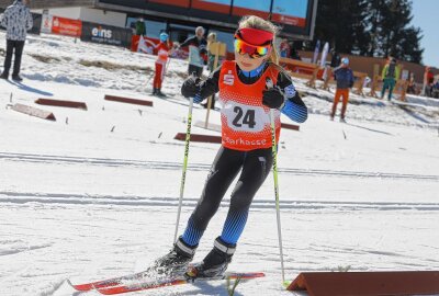 Erzgebirgsspiele im Skilanglauf bei Kaiserwetter - Daria Mühl vom ATSV Gebirge/Gelobtland. Foto: Thomas Fritzsch/PhotoERZ