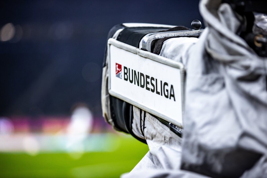 Experte: Mehrere DFL-Probleme nach Stopp der TV-Auktion - Der Streit zwischen DFL und DAZN wirft kein gutes Licht auf den deutschen Fußball.