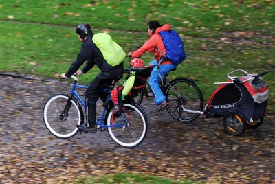 Fahrradtaschen für jede Tour: 8 Modelle im Überblick - Radtour im Regen: Alles eine Frage der richtigen Ausrüstung.