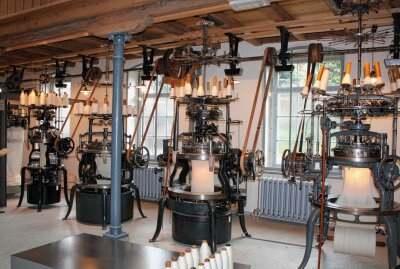 Familiennachmittag im Limbacher Esche-Museum - Im Rahmen der Sonderschau kann man in der Dauerausstellung auch die historischen Maschinen anschauen. Foto: Annett Büchner