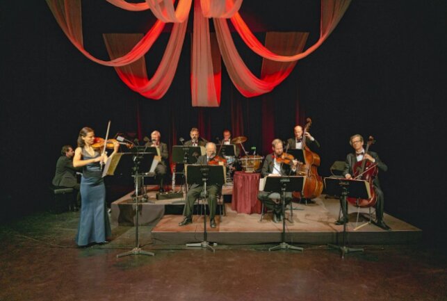Farbenspiele und Paul-Lincke-Gala am 3. Februar - Das Chursächsische Salonorchester spielt beschwingte Operettenmelodien. Foto: Jan Bräuer
