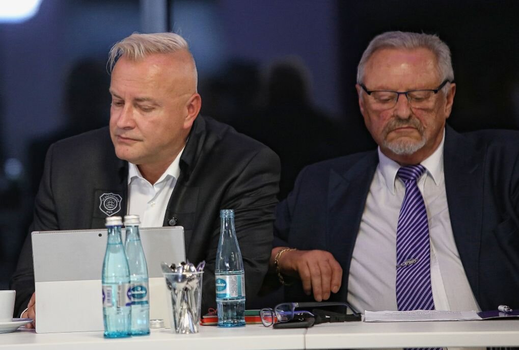 FC Erzgebirge Aue wählt neuen Aufsichtsrat - Aktuell ist Bernd Keller (rechts) der Vorsitzende des Aufsichtsrates. Foto: Katja Lippmann-Wagner