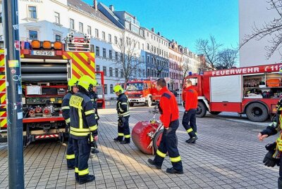 Fehlalarm: Großer Feuerwehreinsatz wegen angebranntem Essen - Fehlalarm für die Chemnitzer Feuerwehr. Foto: Harry Härtel
