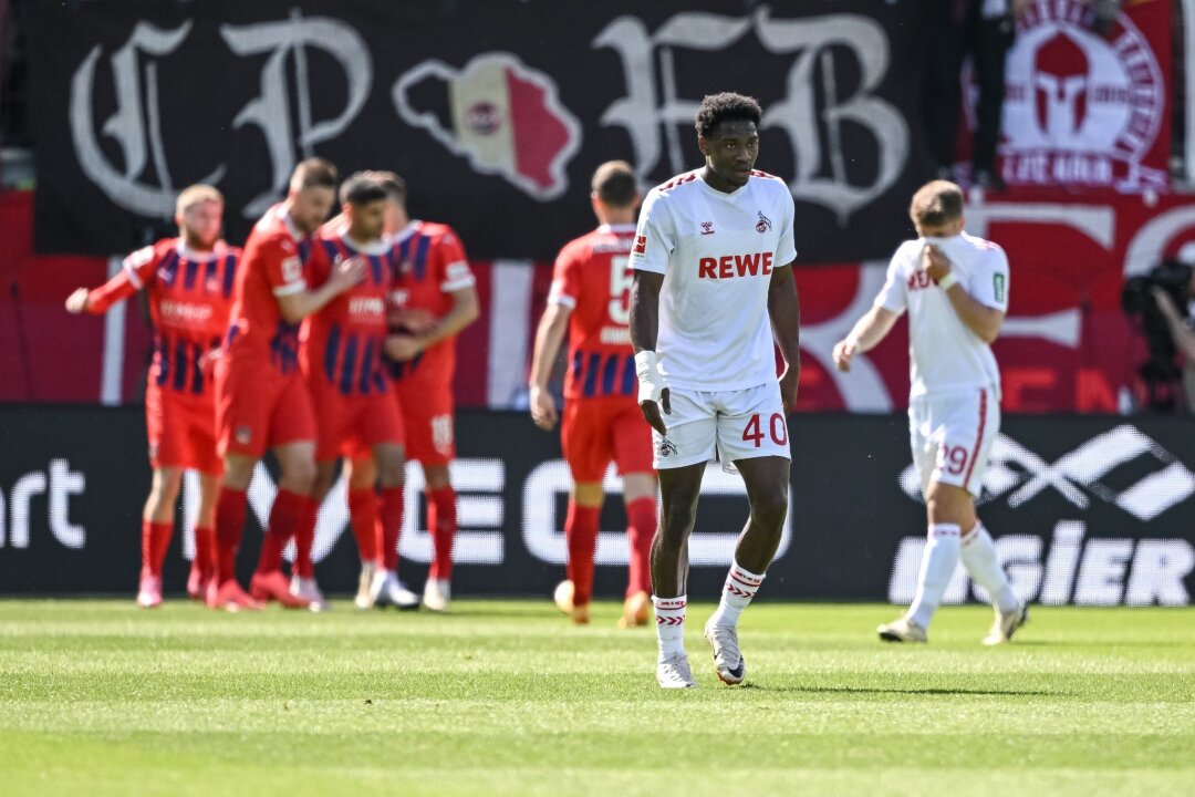 Fehleinschätzungen und Sparkurs: Köln-Absturz in die 2. Liga - Der 1. FC Köln steht vor einem Neuanfang in der 2. Bundesliga.
