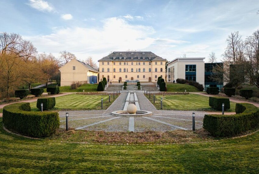Festivalort der "Begehungen" steht fest - Bis 2022 beherbergte das Schlosspalais von Lichtenstein das Daetz-Centrum, ein internationales Kompetenzzentrum für Holzbildhauerkunst mit Skulpturen aus mehr als 30 Ländern. Foto: Johannes Richter