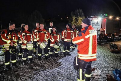 Feuerwehr Bad Schlema bei Eisrettung gefordert - Rettungsübung der Feuerwehr in Bad Schlema. Foto: Niko Mutschmann