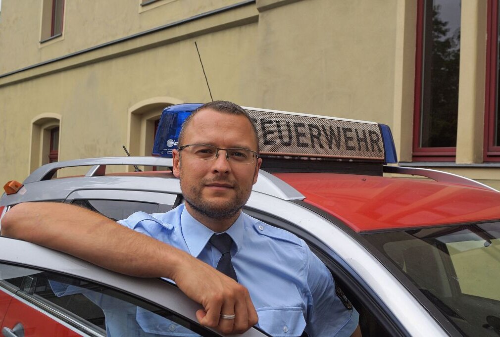 Alexander Löchel ist Kreisbrandmeister und damit Chef von 3500 Feuerwehrleuten. Foto: Holger Frenzel