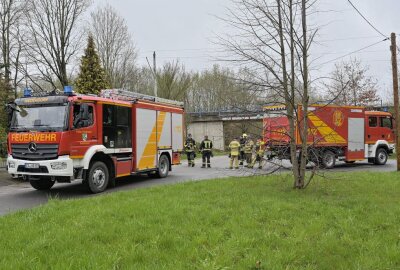 Feuerwehr Niederdorf übt im Wochenend-Lehrgang - Die Feuerwehr Niederdorf hat im Ortsgebiet Übungseinsätze gefahren. Foto: Ralf Wendland