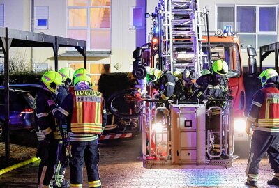 Feuerwehralarm in Röhrsdorf: Wohnung in Flammen - In Röhrsdorf brannte es in einer Dachgeschosswohnung. Foto: Harry Härtel
