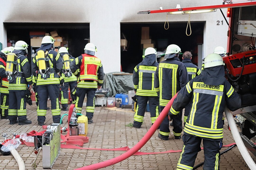 Feuerwehreinsatz in Rittersgrün: Heizungsanlage in Flammen - Feuerwehreinsatz in Rittersgrün: 50 Einsatzkräfte kämpfen gegen Brand. Foto: Niko Mutschmann