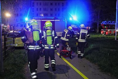 Feuerwehreinsatz: Vier Personen verletzt - Der Wohnungsbrand in Gablenz rief die Polizei auf den Plan. Foto: Jan Härtel