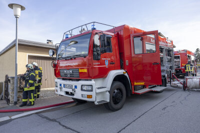 Feuerwehreinsatz wegen Küchenbrand im Erzgebirge - Im Einsatz waren zirka 45 Kameraden. Foto: Bernd März