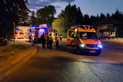 Feuerwehrfahrzeug übersehen: Fünf Personen in Crimmitschau verletzt - In Crimmitschau ereignete sich ein schwerer Unfall. Foto: Mike Müller