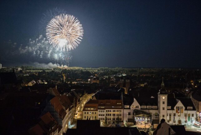 Abschluss des 35. Bergstadtfestes am Sonntag mit einem atemberaubenden Feuerwerk. Foto Marcel Schlenkrich