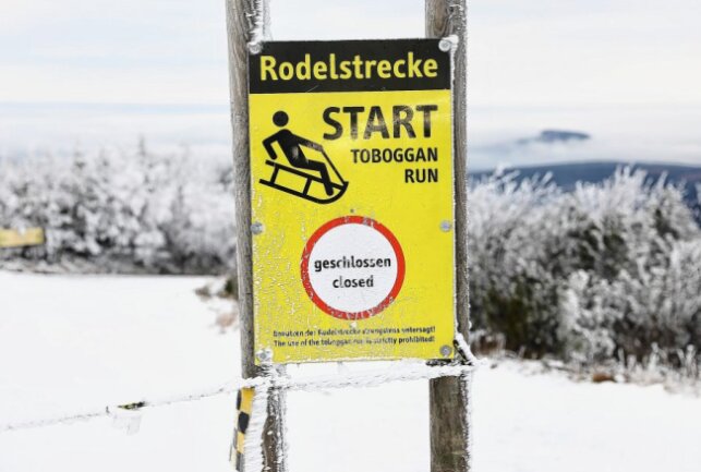 Fichtelberg: Winter lässt noch immer auf sich warten - Wintersportfreunde müssen sich noch etwas gedulden. Foto: Thomas Fritzsch/PhotoERZ