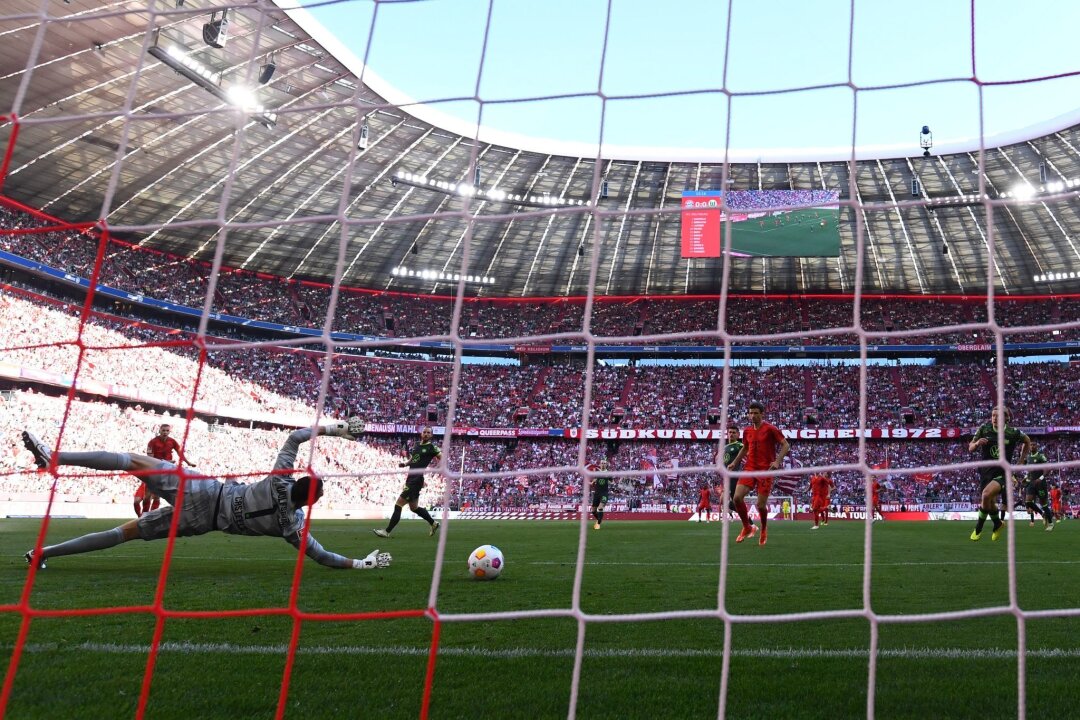 FIFA prüft Regel für Liga-Spiele im Ausland - In Deutschland gibt es bislang keine Bestrebungen, Punktspiele für Vermarktungszwecke in einem anderen Land auszurichten.