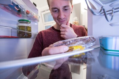 Finger weg vom Käse! Die größten No-Gos im WG-Leben - Nicht dein Lebensmittel? Dinge im Kühlschrank, die Ihrem Mitbewohner gehören, sollte man besser unangetastet lassen.