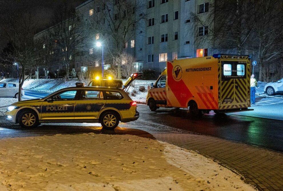 Rotfahrer in Auerbach verletzte einen 60-jährigen Fußgänger schwer. Bildrechte: Blaulicht und Stormchasing / David Rötzschke
