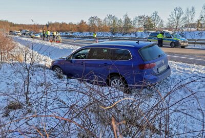 Folgeunfälle auf A4: Zwei Polizisten verletzt - Auf der A4 kam es zu einem Folgeunfall. Foto: Andreas Kretschel