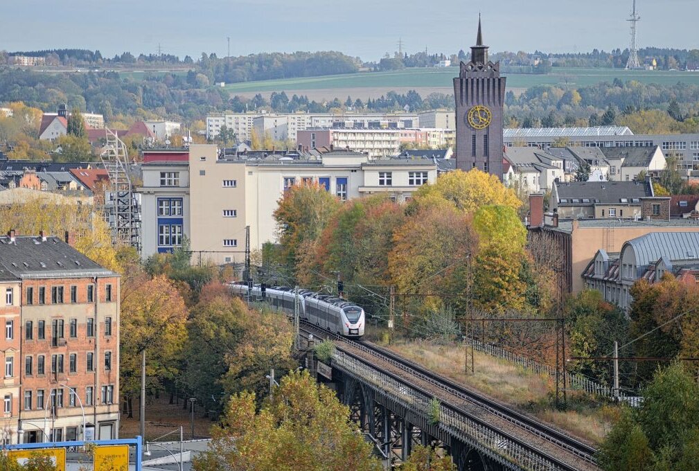 Franken-Sachsen-Magistrale: Neue Hoffnung auf Elektrifizierung - Die Bahnstrecke. Foto: Christian Mathea
