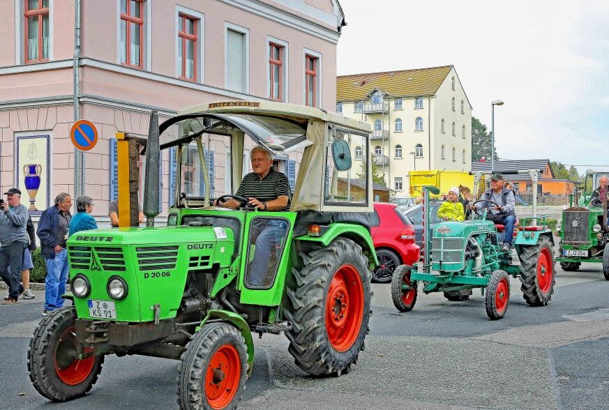 Die Traktorenfreunde organisieren ein kleines Treffen. Foto: Th. Michel