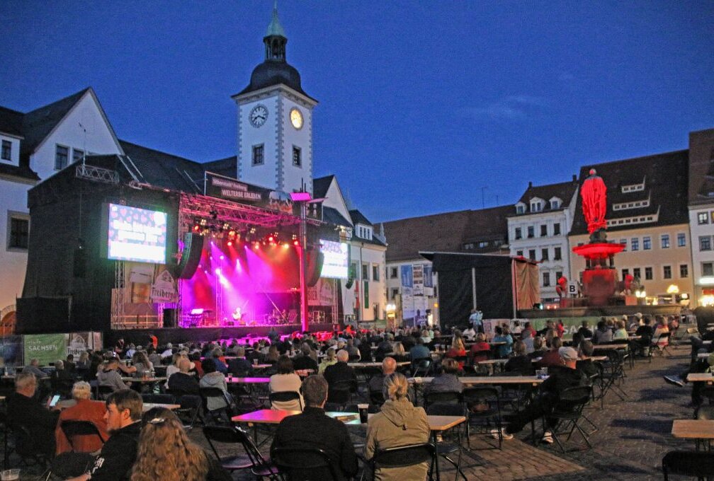Freiberg erwartet über 100.000 Besucher zum großen Bergstadtfest - Der Obermarkt bietet ein stimmungsvolles Ambiente. Foto: W. Josch/Archiv