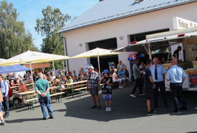 Ein kleines Volksfest zum Tag der offenen Tür der Freiberger FFW. Foto: Renate Fischer