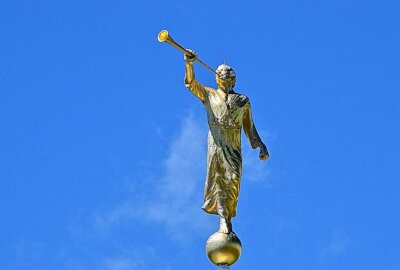 Freiberger Mormonen weihen Montag Moroni-Monument ein - Symbolbild. Diese goldene Statue des Mormonen-Propheten Moroni steht an einem anderen Mormonen-Tempel. Foto: Pixabay