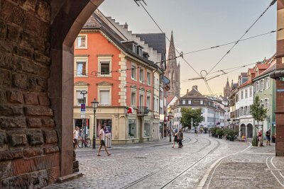 Freiburg: Schlemmen und Schlendern im Breisgau-Frühling - Verbindungsstück zwischen Altstadt und sogenannter Schneckenvorstadt: das Schwabentor.