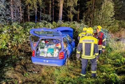 Frontalcrash auf der S201: 89-Jährige schwer verletzt im Krankenhaus - Unfall auf Staatsstraße 301 zwischen Schöneck und Neudorf. Foto: B&S/David Rötzschke