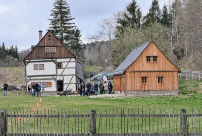 Frühlingsfest am Pochwerk war gut besucht - Im Rahmen des Frühlingsfestes konnte nicht nu das Pochwerk besichtigt werden, sondern auch die benachbarte Silberschmelzhütte. Foto: Ralf Wendland
