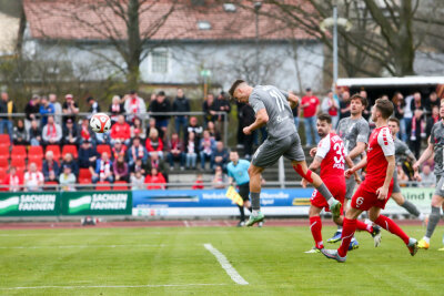 FSV siegt im Sachsenpokal-Achtelfinale souverän mit 5:0 - Tor für Zwickau: Dustin Willms (11, Zwickau) trifft zum 0:4.