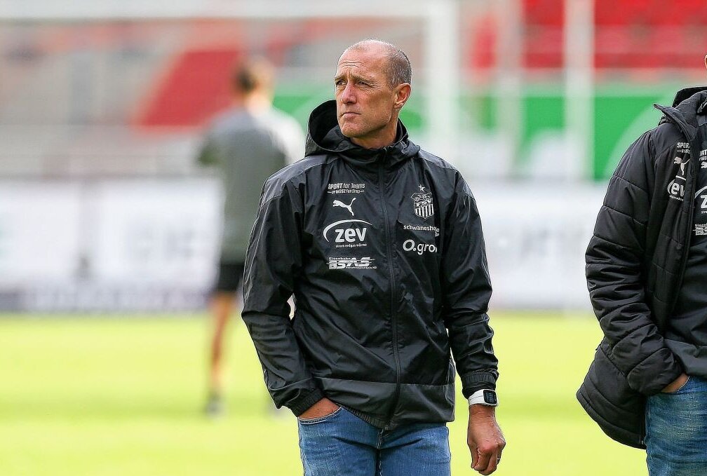 FSV-Trainer Joe Enochs will mit seinem Team in Ingolstadt eine gute Figur machen. Foto: Gabor Krieg/Picture Point